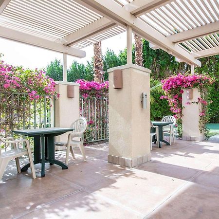 Comfort Suites Palm Desert I-10 Экстерьер фото