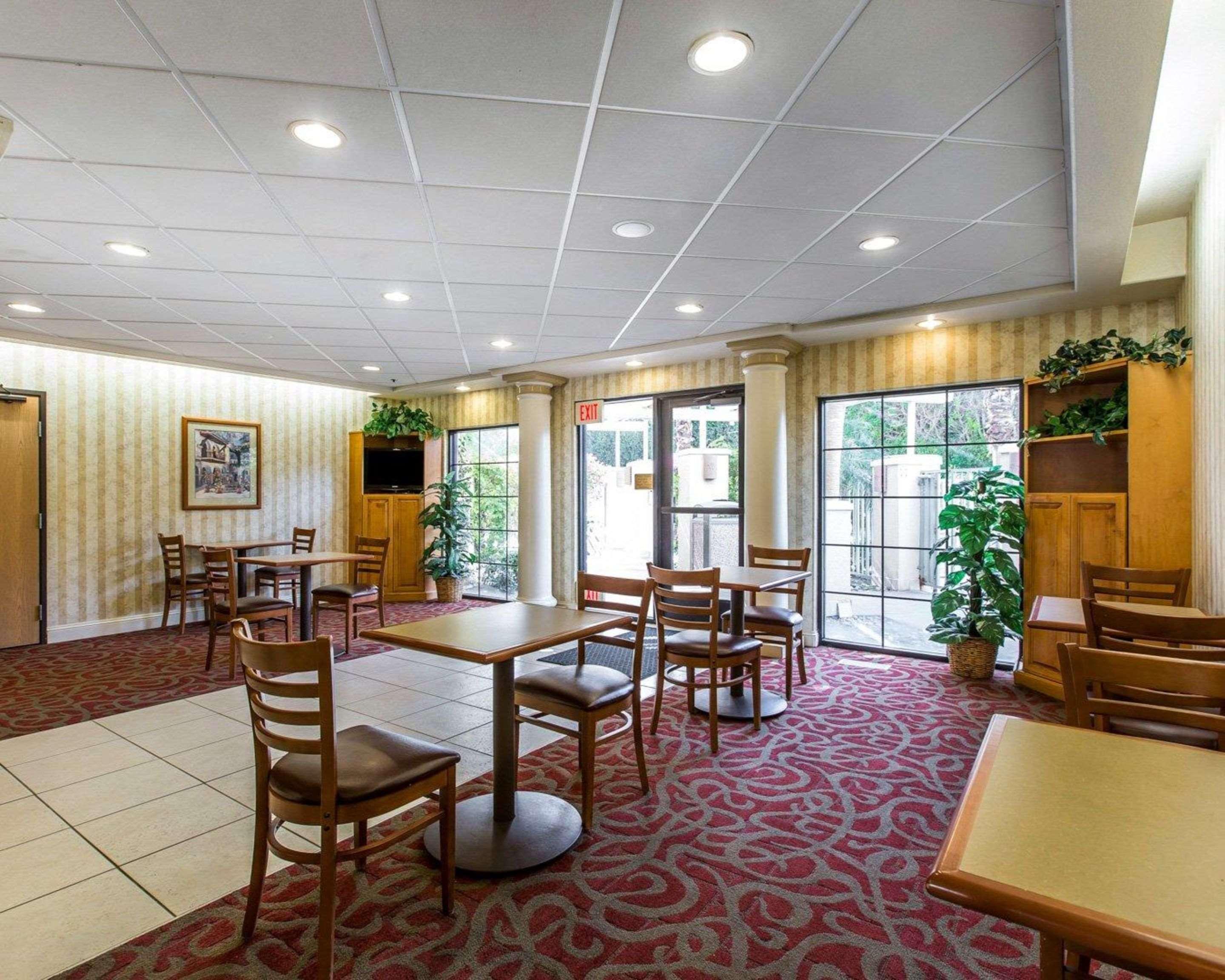 Comfort Suites Palm Desert I-10 Экстерьер фото